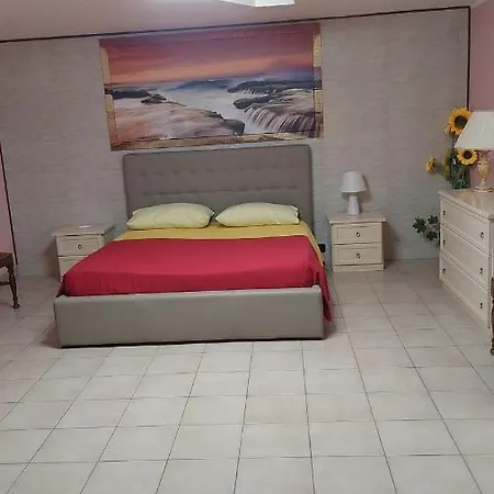 לינה וארוחת בוקר Caravaggio 3*