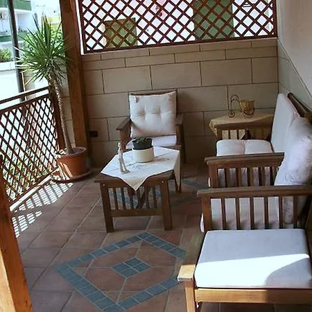 Caravaggio לינה וארוחת בוקר 3*